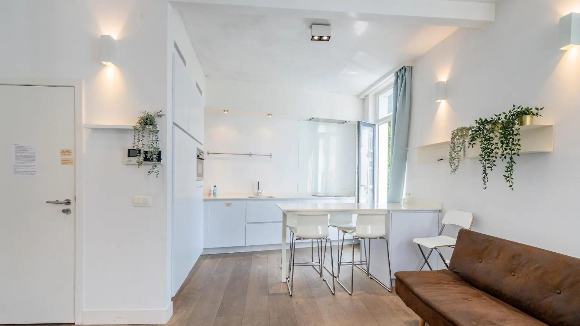 Beautiful Modern Apartment In The Heart Of 안트베르펜