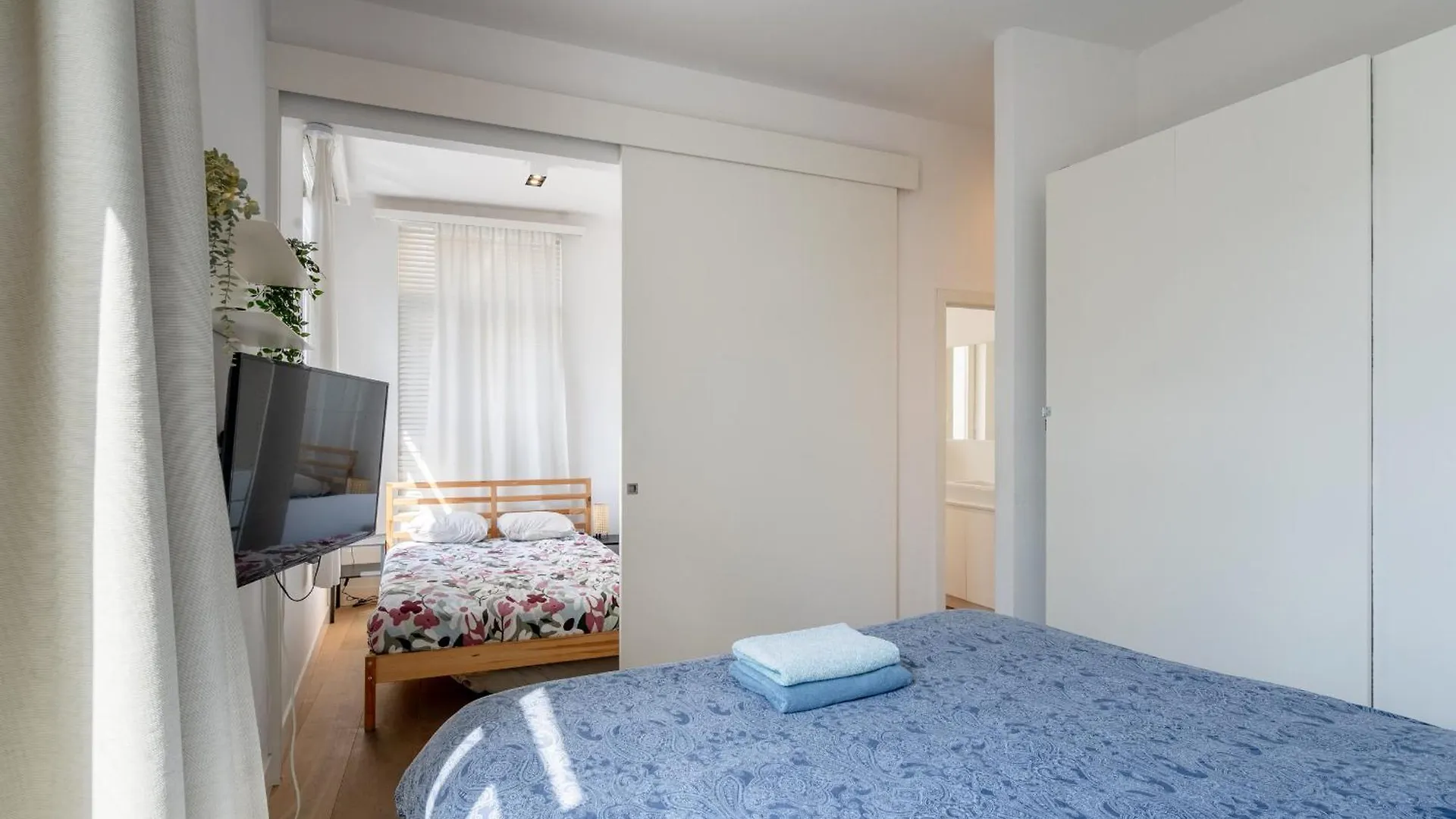 Beautiful Modern Apartment In The Heart Of Antuérpia Bélgica
