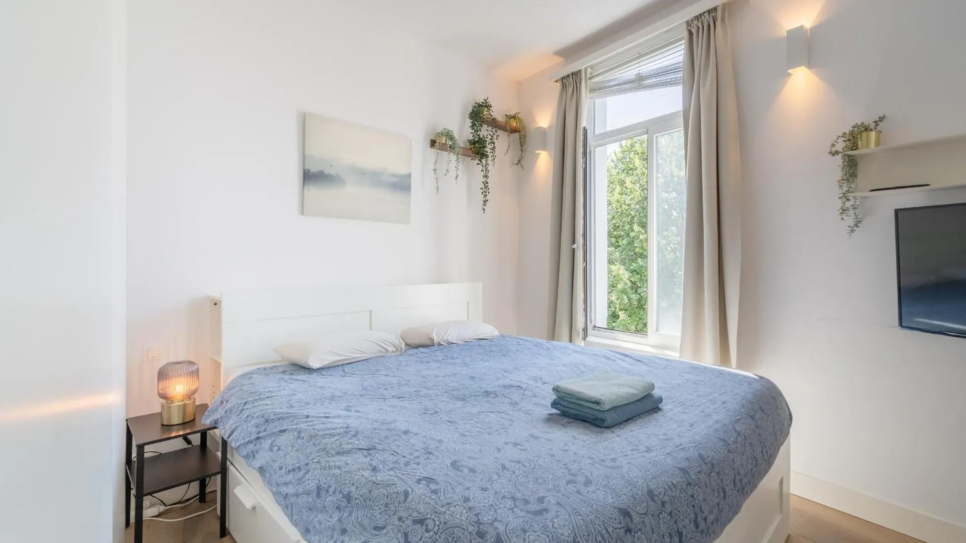 Beautiful Modern Apartment In The Heart Of Antuérpia Bélgica